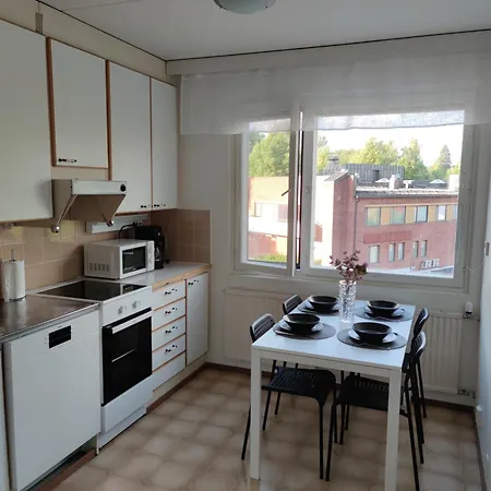 Saunallinen Tilava Kaksio Keskustan Ja Rautatieaseman Tuntumassa * 海门林纳